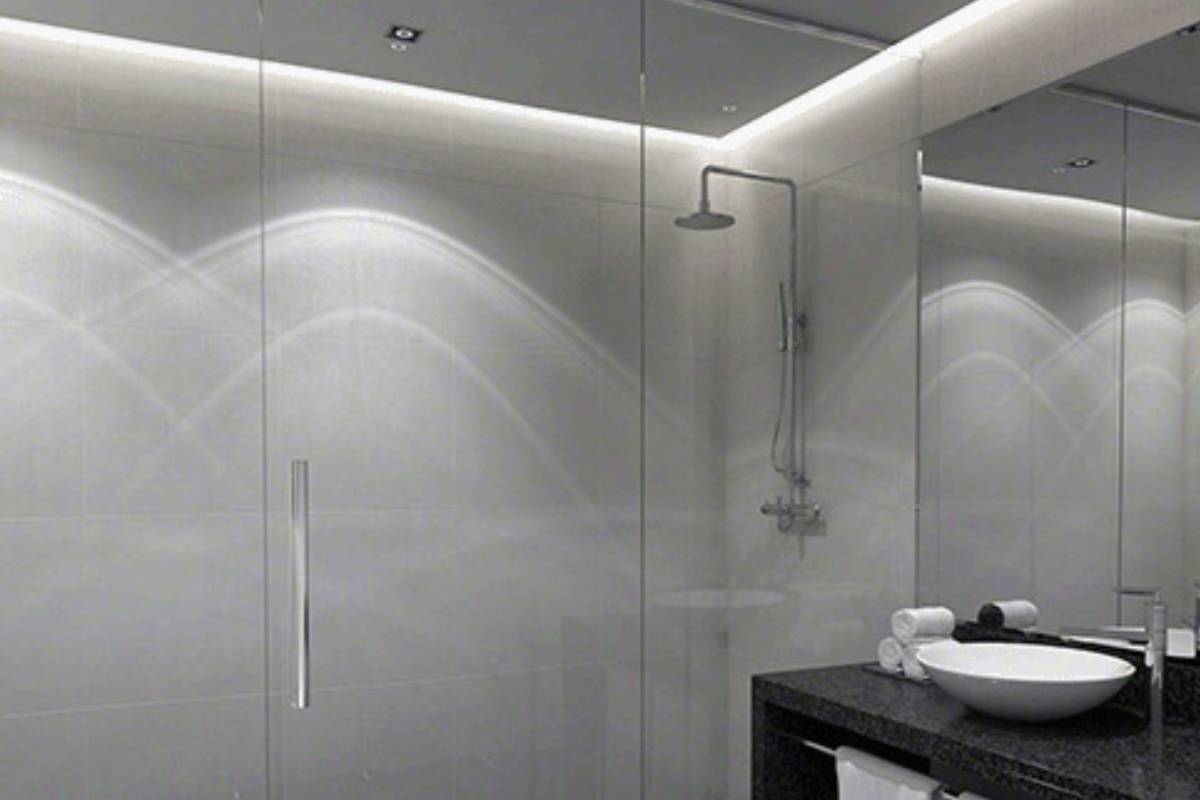 The Modern Choice: Cultured Marble Shower Walls and Pans vs. Traditional Tile and Mud Bases